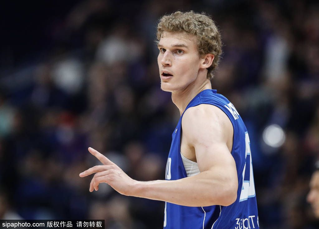德甲-弗林蓬格里马尔多破门 勒沃库森3-0不莱梅各项赛事13连胜北京时间11月25日22:30,德甲第12轮，勒沃库森客场挑战云达不莱梅。